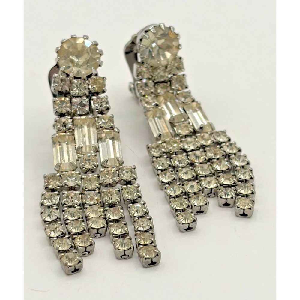 Vintage Weiss Silver Tone Clear Rhinestone Fringe Drop Clip On Earrings